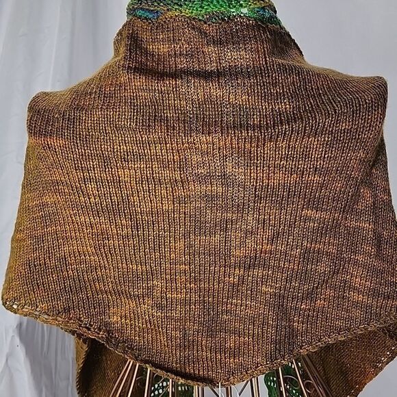 Vintage Wool Triangle Crochet Scarf - Picture 6 of 8